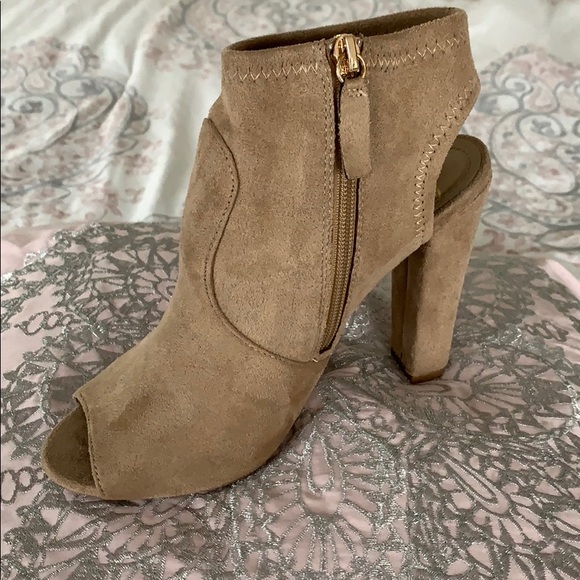 Derek Heart Shoes - Open toe ankle🤎